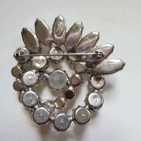 Vintage Crystal Brooch - Picture 2 of 2